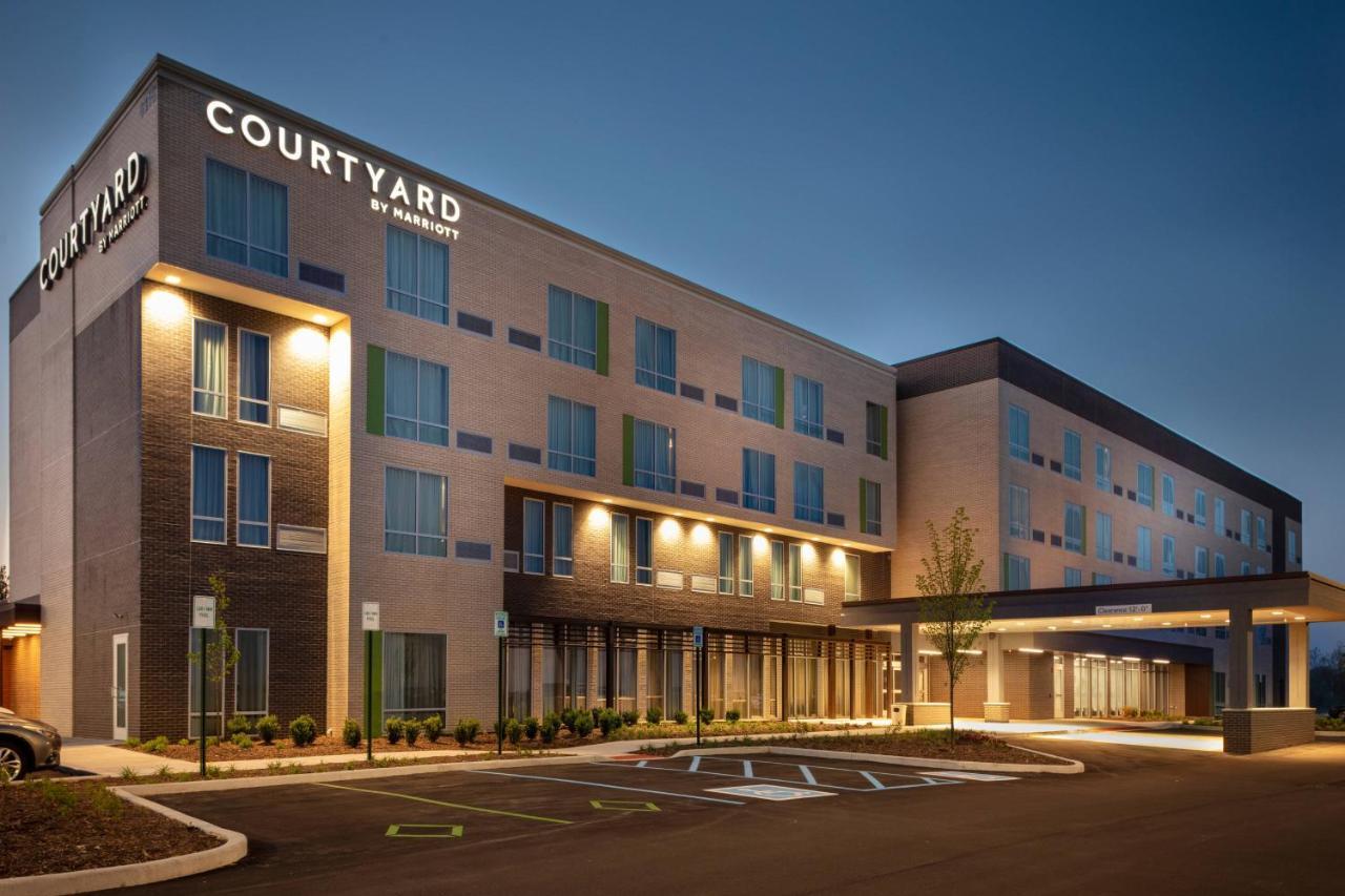 Courtyard By Marriott Indianapolis West-Speedway Hotel Exterior photo